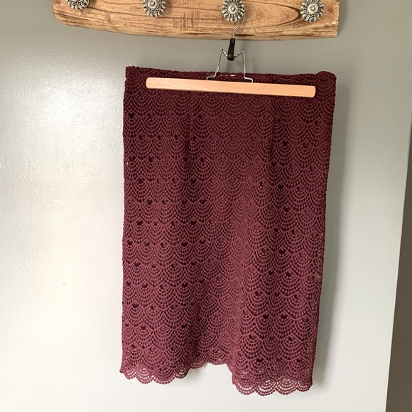 Adiva Burgundy Lace Vintage Style Layered Midi Straight Pencil Skirt - Picture 1 of 5